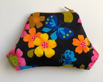Cigarette Daydream, Butterfly Transformation | 60s | Coin purse | Cosmetic bag | Trippy flowers | Psychedelic | Retro | Vintage I Pouch