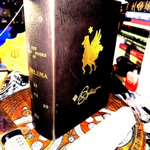The HOLY BOOKS Of THELEMA autorstwa Aleistera Crowleya Special Deluxe Baphomet 729 Edition # 1 of 1 in 5 Volumes Handcovered in Vellum. Only 1 Copy.