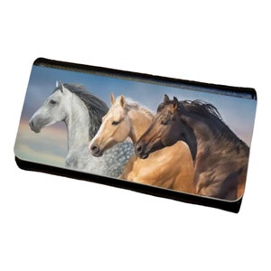 Cartera triple para mujer con diseño de tres caballos corriendo con aspecto pintado