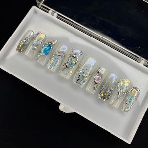 Glitter Silver 3D Press On Nails: Chrome Accent Handmade Nails