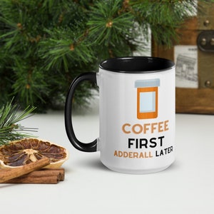 Tazza bottiglia di pillola - Tazza da caffè 'Primo caffè poi Adderall', regalo farmaceutico umoristico, tazza di scherzo di medicina divertente, novità bicchieri 15 once