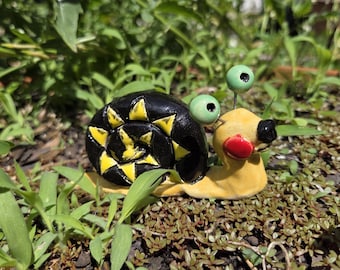 Black and Yellow Triangles Ceramic Garden Snail