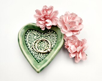 Single Jade Green Ceramic Heart Ring Dish Wedding Favor