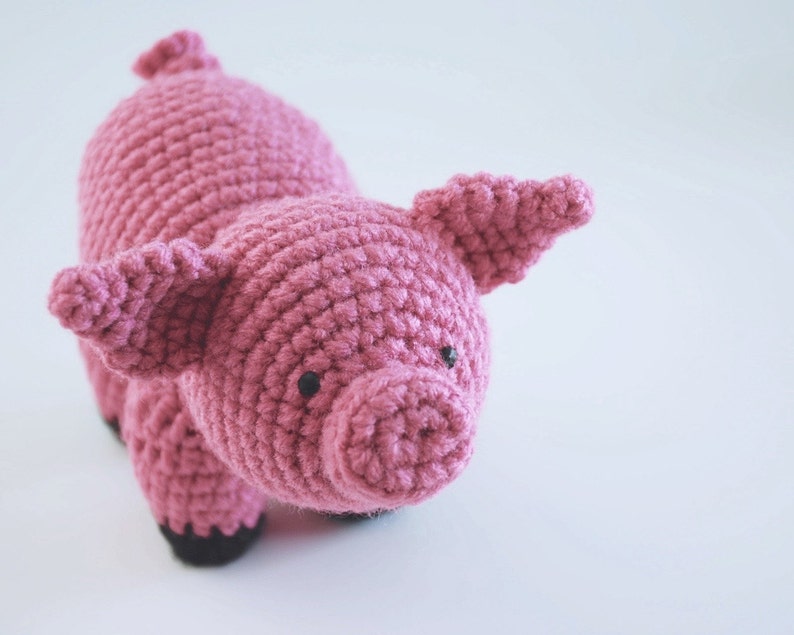 PDF CROCHET PATTERN Piggy image 1