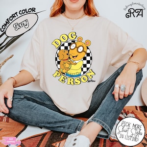 Camiseta de Arthur Dog Person, camiseta de regreso a clases, Arthur de PBS, camiseta de PBS, camiseta de Arthur, caja de regalo de Arthur, camiseta infantil, camiseta nostálgica, PBS Kids