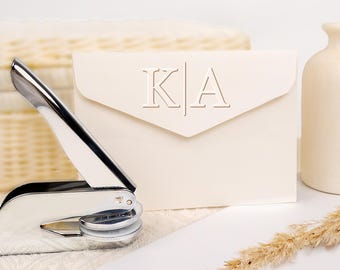 Embosseur pour mariage personnalisé, Embosseur monogramme personnalisé, Embossage des initiales personnalisées, Embosseur pour faire-part, Embosseur pour serviettes de table