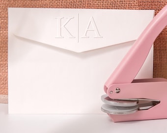 Embosseur pour mariage personnalisé, Embosseur monogramme personnalisé, Embossage des initiales personnalisées, Embosseur pour faire-part, Embosseur pour serviettes de table