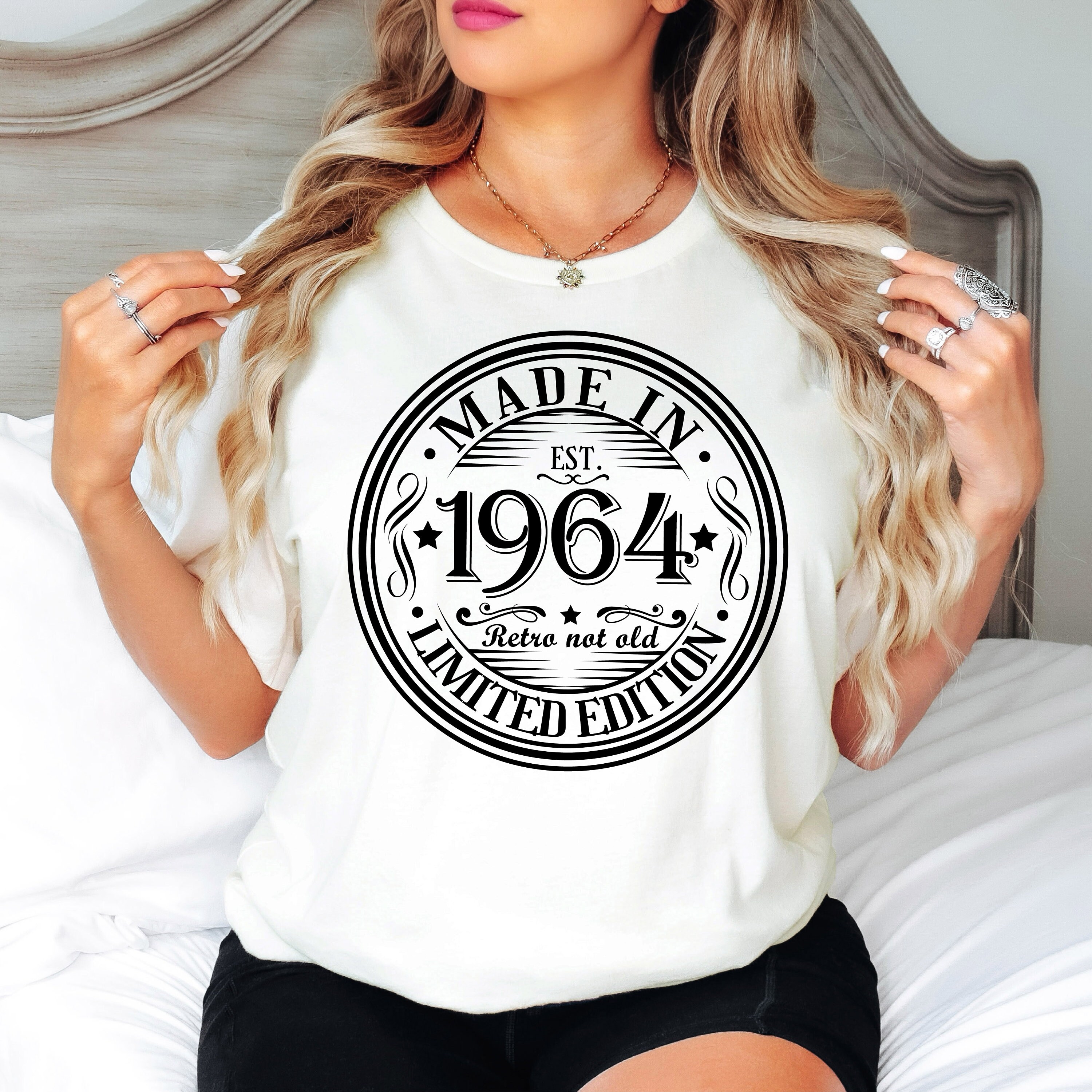 T-shirt Donna Cityone 'Vintage Aged To Perfection 1962' - Bianca, 100% Cotone, Ideale Regalo 60° Compleanno