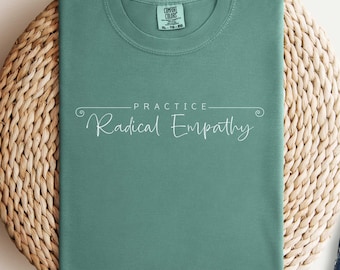 Camiseta de protesta de activismo silencioso, colores cómodos, empatía radical, resistencia anti-Trump, MAGA, regalo para activistas, feministas, izquierdistas, manifestaciones de "manos fuera".