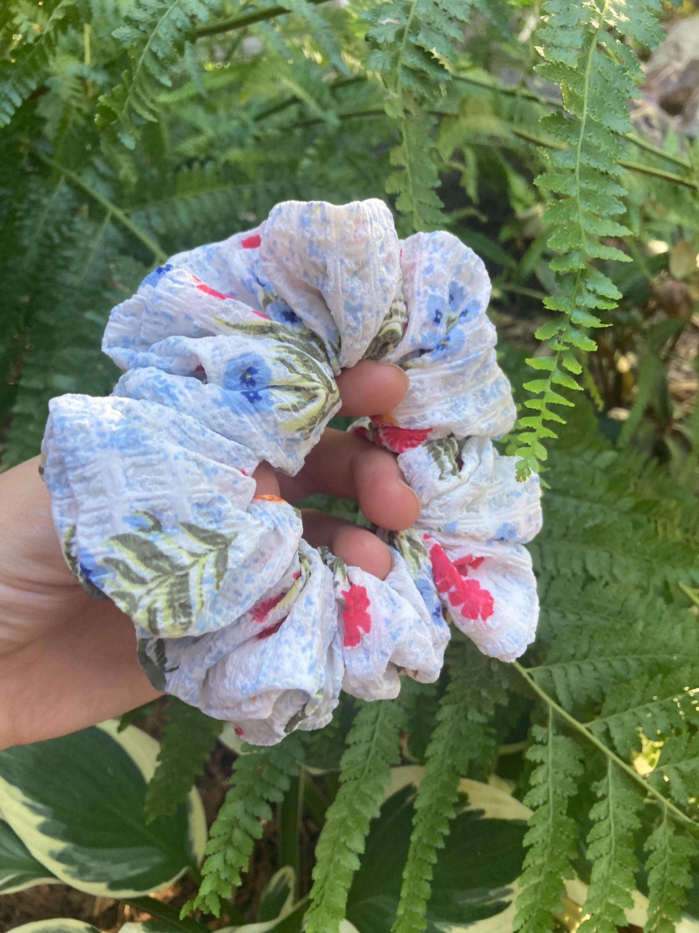 Scrunchies Ditzy Floral Blue Textured Scrunchie, Scrunchy, Hair