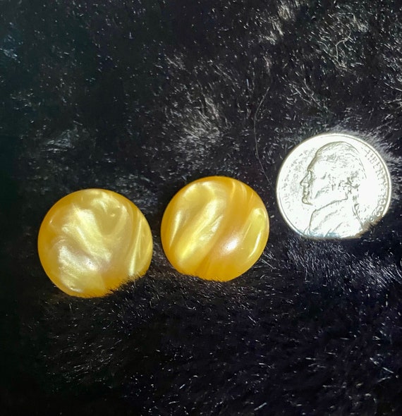 Vintage Bakelite Butterscotch Disc Clip-On Earring