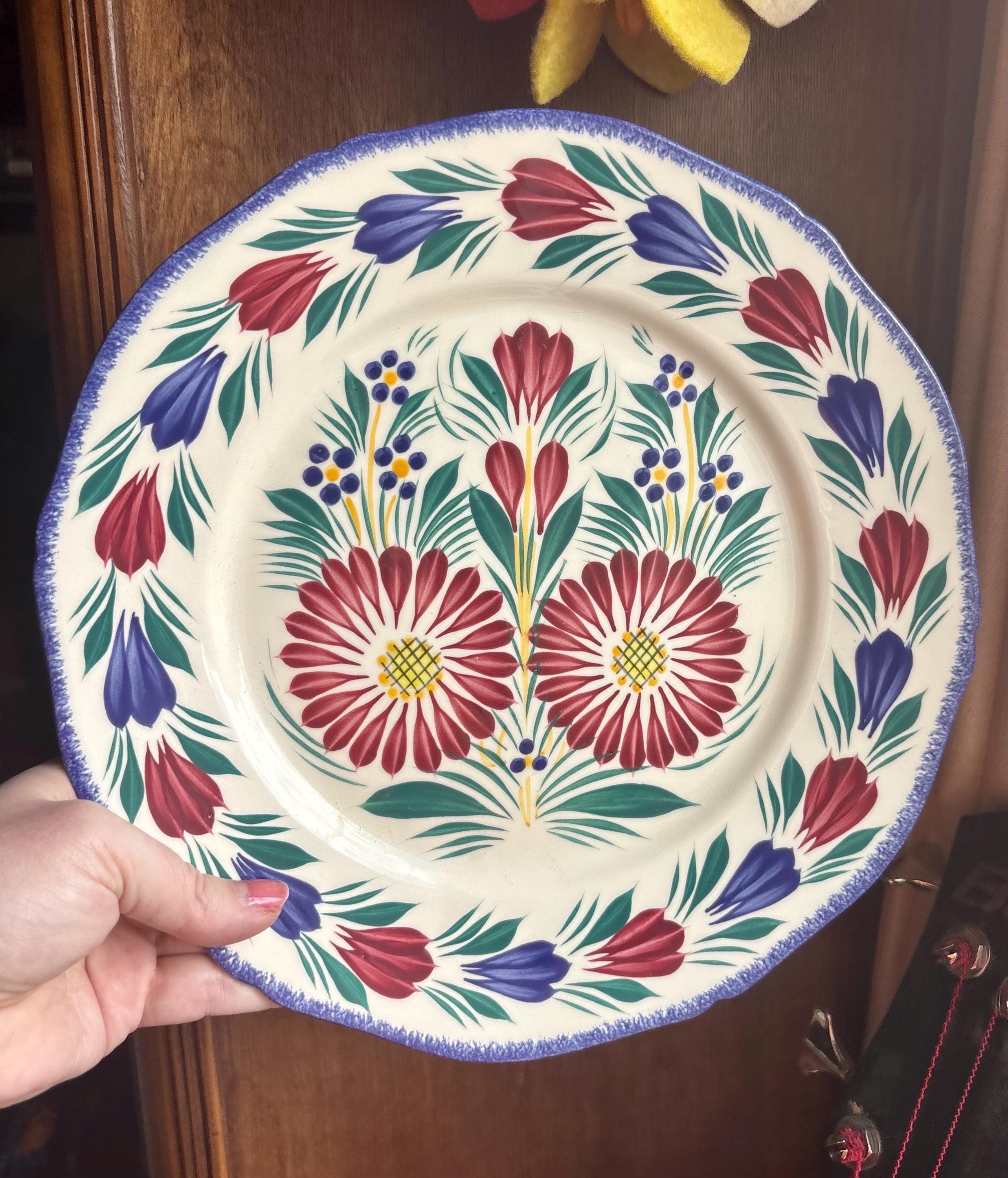 One Decorative Plate From HB Henriot Quimper Featuring Fleuri