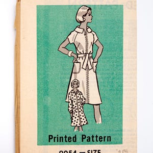 Printed Pattern Sewing Pattern 9054, Vintage Pattern, Misses&#39; Dress, Robe, Size 16, Year 1970s