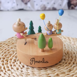 Caja de música de madera personalizada / Caja de música con nombre grabado / Regalo de bautizo de bebé / Caja de música personalizada / Balancín de oso
