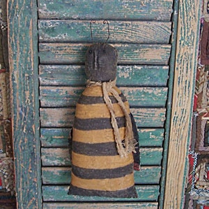 Primitive Bee Doll Large Choice of ONE Bee Hand Painted Honey Bee, Cottagecore Farmhouse Bumblebee Decor Ready to Ship image 4