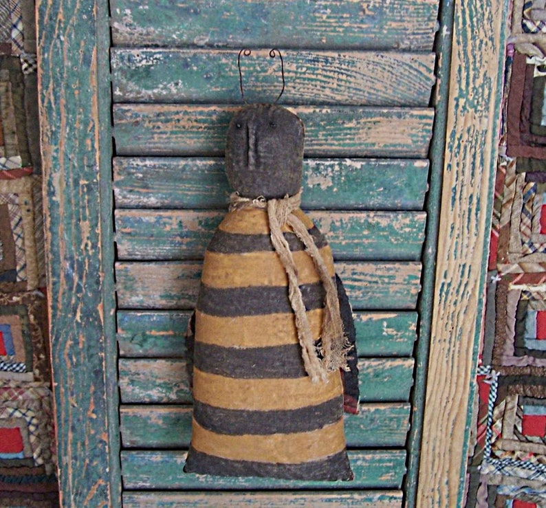 Primitive Bee Doll Large Choice of ONE Bee Hand Painted Honey Bee, Cottagecore Farmhouse Bumblebee Decor Ready to Ship image 4