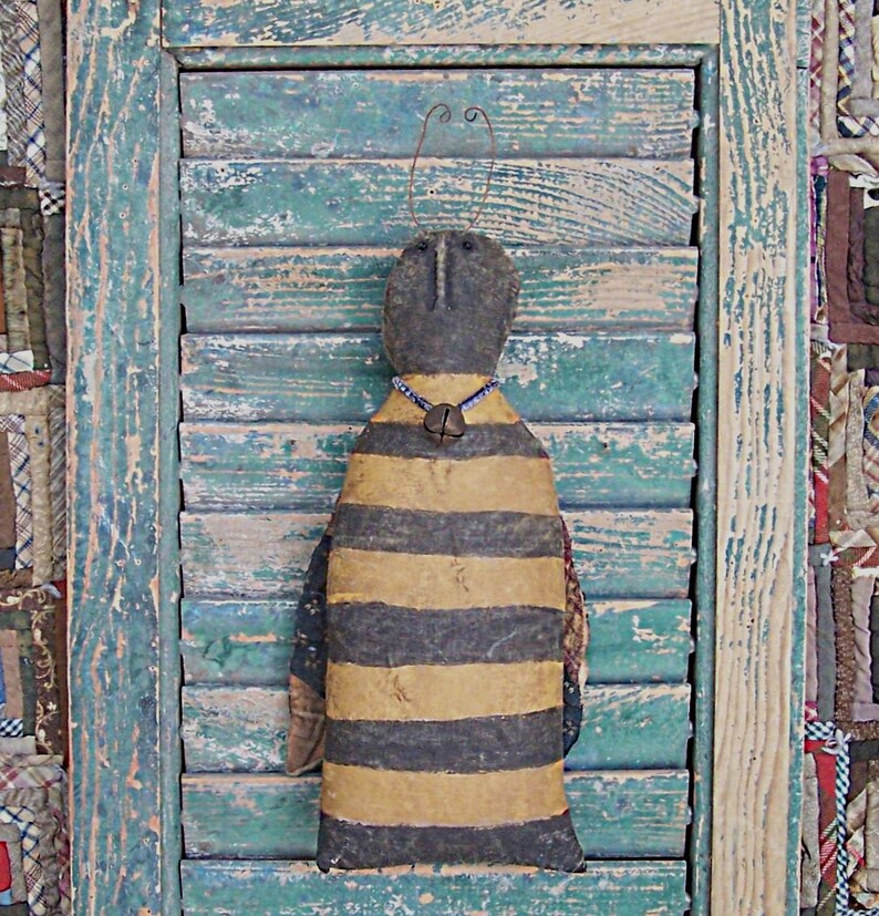 Primitive Bee Doll Large Choice of ONE Bee Hand Painted Honey Bee, Cottagecore Farmhouse Bumblebee Decor Ready to Ship image 3