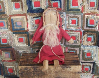 Muñeco de Papá Noel rústico con abrigo de franela roja, decoración navideña rústica hecha a mano.
