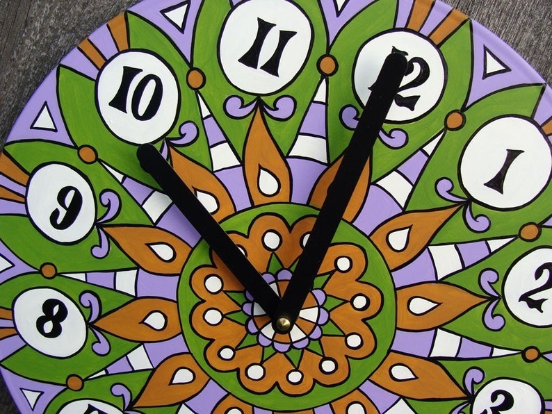 Grashüpfer Mandala Schallplattenuhr. Psychedelische Boho Handbemalte geometrische Wohndekor Bild 1