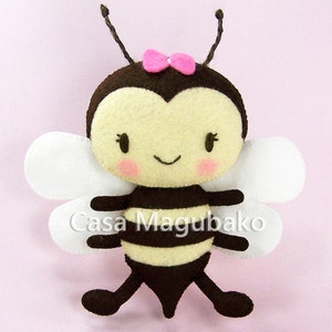 PDF Pattern - Bee Felt Pattern - Felt Bee Ornament or Soft Toy - Bee Softie Pattern - Sewing Pattern - Stuffed Bee - Instant Download