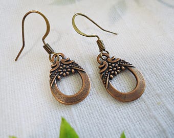 Small Vintage Copper Drop Earrings, Antique Copper, Minimalist, 5/8&quot; Dangle