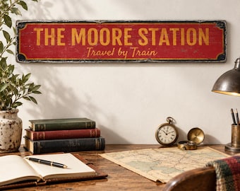 Stationsbord, gepersonaliseerd naambordje voor het station, op maat gemaakte spoorwegdecoratie voor de speelkamer, rustiek modeltreincadeau
