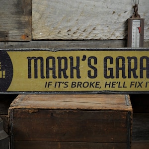 If It&#39;s Broke He&#39;ll Fix It Garage Holzschild, personalisierter Mechaniker Name Come On In Decor - rustikales handgemachtes Vintage Holzschild für Garage