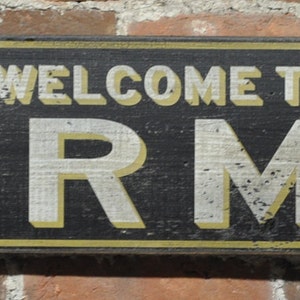 Welcome to City Sign, City Decor, Town Gift, City, Small Town, Location Sign, Destination, Rustic Hand Made Vintage Wooden Sign Decor