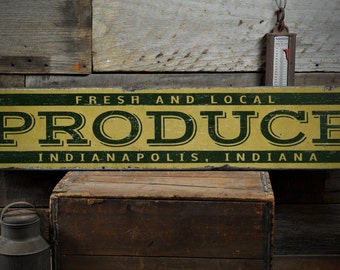 Letrero de madera con productos frescos, letrero personalizado con nombre de ubicación, ciudad y estado, decoración de cocina con alimentos frescos y locales, letrero rústico vintage de madera hecho a mano para productos frescos.