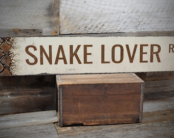 Snake Lover Sign, Snake Sign, Snake Decor, Home Room Decor, Zoo Decor, Snake Lover Gift, Rustic Look Sign - Quality Wooden Sign