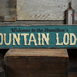 Family Mountain Lodge Wood Sign, Personalized Welcome Last Name Ski Lover Lodge Decor - Rustic Hand Made Vintage Wooden Sign Decor