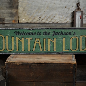Welcome Mountain Lodge Wood Sign, Personalized Family Name Gift, Custom Ski Lodge Decor - Rustic Hand Made Vintage Wooden Sign