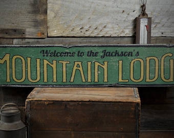 Plaque personnalisée Mountain Lodge, décoration de nom de famille en bois rustique