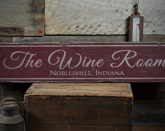Drewniany znak „The Wine Room”, niestandardowa lokalizacja, znak „City State Home Bar”, wystrój piwnicy dla miłośników wina — rustykalny, ręcznie robiony, zabytkowy drewniany znak