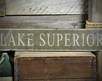 Niestandardowy zniszczony znak Lake Superior - rustykalne, ręcznie robione, zabytkowe drewniane dekoracje