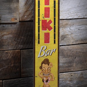 Mom&#39;s Tiki Bar Sign, Tiki Bar Decor, Tropical Bar Decor, Tiki Culture Decor, Home Bar Decor, Weathered Style Sign - Distressed Wood Sign