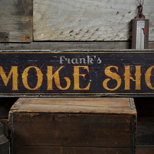 Smoke Shop Holzschild, personalisiertes Zigarrenliebhaber-Namensgeschenk, benutzerdefinierte Raucher-Mannhöhlendekor - rustikales handgemachtes Vintage Holzschild Smoke Shops