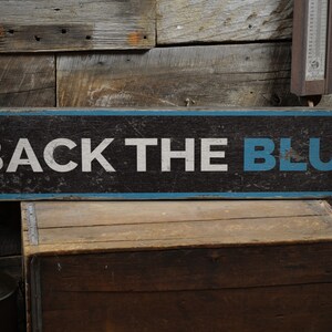 Back The Blue Schild, Polizeischild, Polizeischild, Hausdekor und Geschenk, rustikales handgefertigtes Holzschilddekor