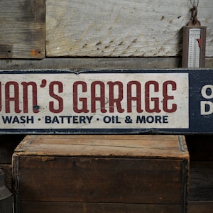 Open Daily Garage Holzschild, personalisierte Mechaniker Name Car Service Shop Benutzerdefinierte Dekor - Rustikales handgemachtes Vintage Holzschild