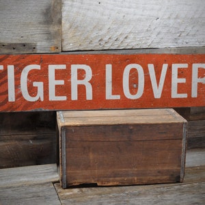Tiger Lover Sign, Tiger Sign, Tiger Decor, Kids Wall Sign, Animals Sign, Zoo Themed Decor, Old Look Sign - Quality Wooden Sign