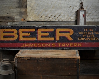 Beer It's What's For Dinner Holzschild, personalisierter Barbesitzer Name Wirtshaus Home Pub Dekor - Rustikale handgemachte Vintage Holzschild Dekoration