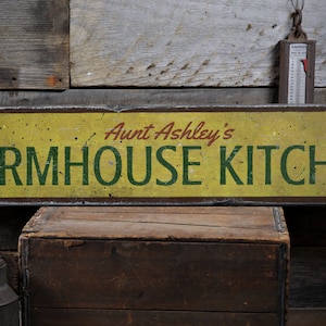 Letrero de madera para cocina de granja, regalo personalizado con el nombre de la familia, decoración rústica para el hogar, letrero vintage de madera hecho a mano.