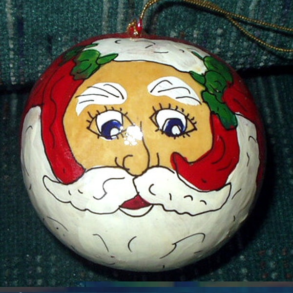 Chile Santa Claus Hand-Painted Gourd Christmas Ornament Santa fe, New Mexico Artist Sandy Short www.handpaintedgourds.com, red and green
