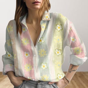 Retro Wildflowers Blouse Shirt, Garden Floral Women Shirt, Nature Lover Button Shirt, Vintage Botanical Linen-Look Shirt, Gift For Her