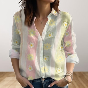 Blusa retro con estampado de flores silvestres, camisa floral de jardín para mujer, camisa abotonada para amantes de la naturaleza, camisa botánica vintage, regalo para ella.