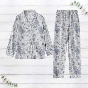 Retro Blue Floral Pajamas Set, Vintage Flowers Women Pajamas, Botanical Loungewear, Soft Garden Flower Sleepwear Shirt, Halloween Gifts