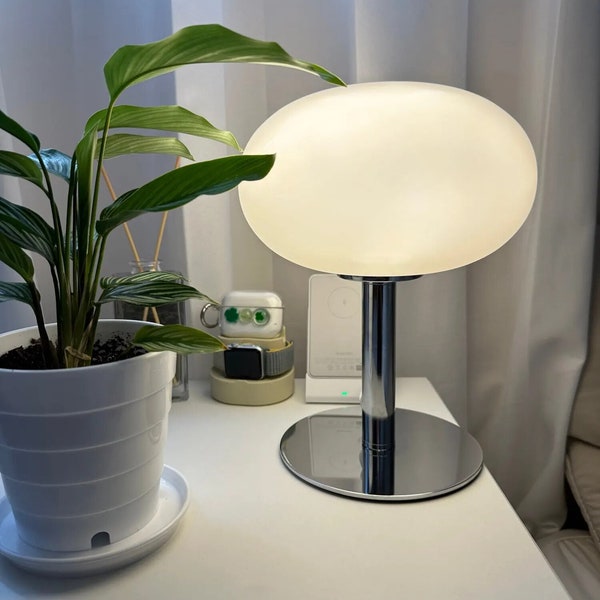 Retro Table Lamp - Minimalistic Style Nordic Style Bedside Lamp Art Deco