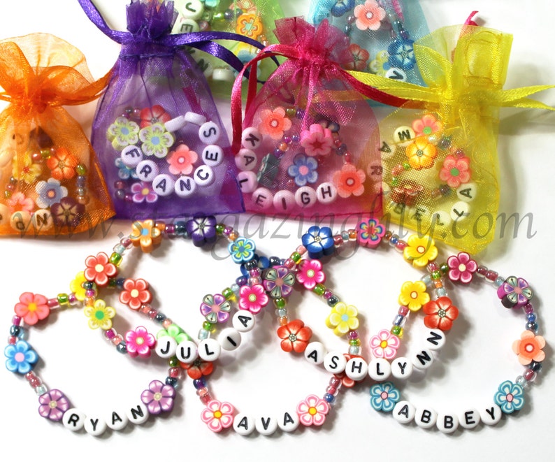 Kids Personalized Luau Party Favors Flower Lei Bracelets Children's Jewelry Name Bracelet Tiki Party Moana Themed Party Garden Party Clay imagem 2