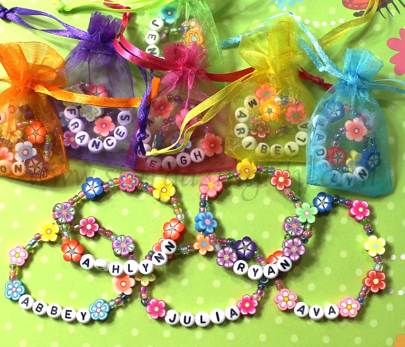 Kids Personalized Luau Party Favors Flower Lei Bracelets Children's Jewelry Name Bracelet Tiki Party Moana Themed Party Garden Party Clay imagem 1