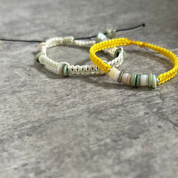 bracelet macramé avec perle de nacre